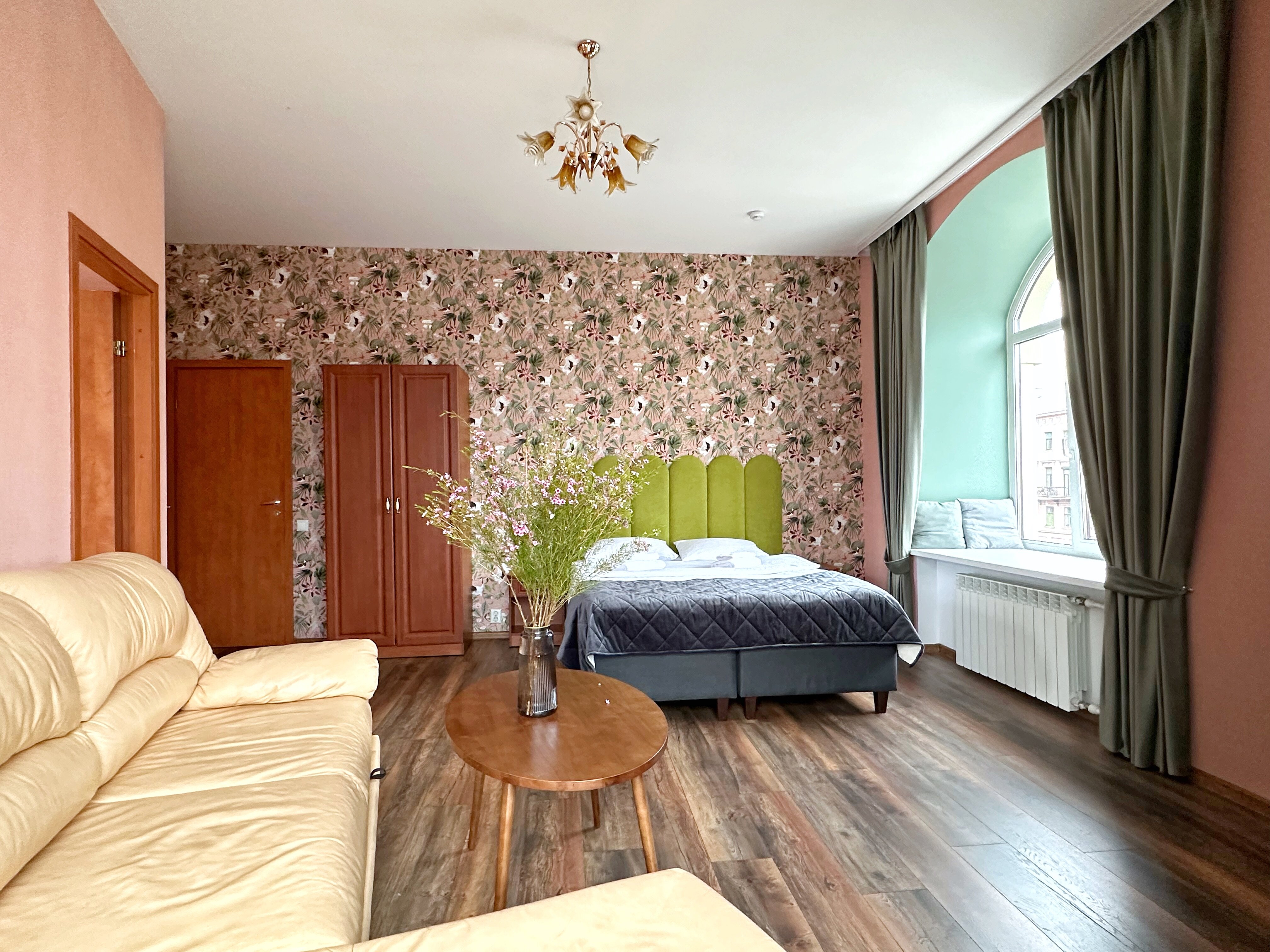 Фото Laika на Грибоедова