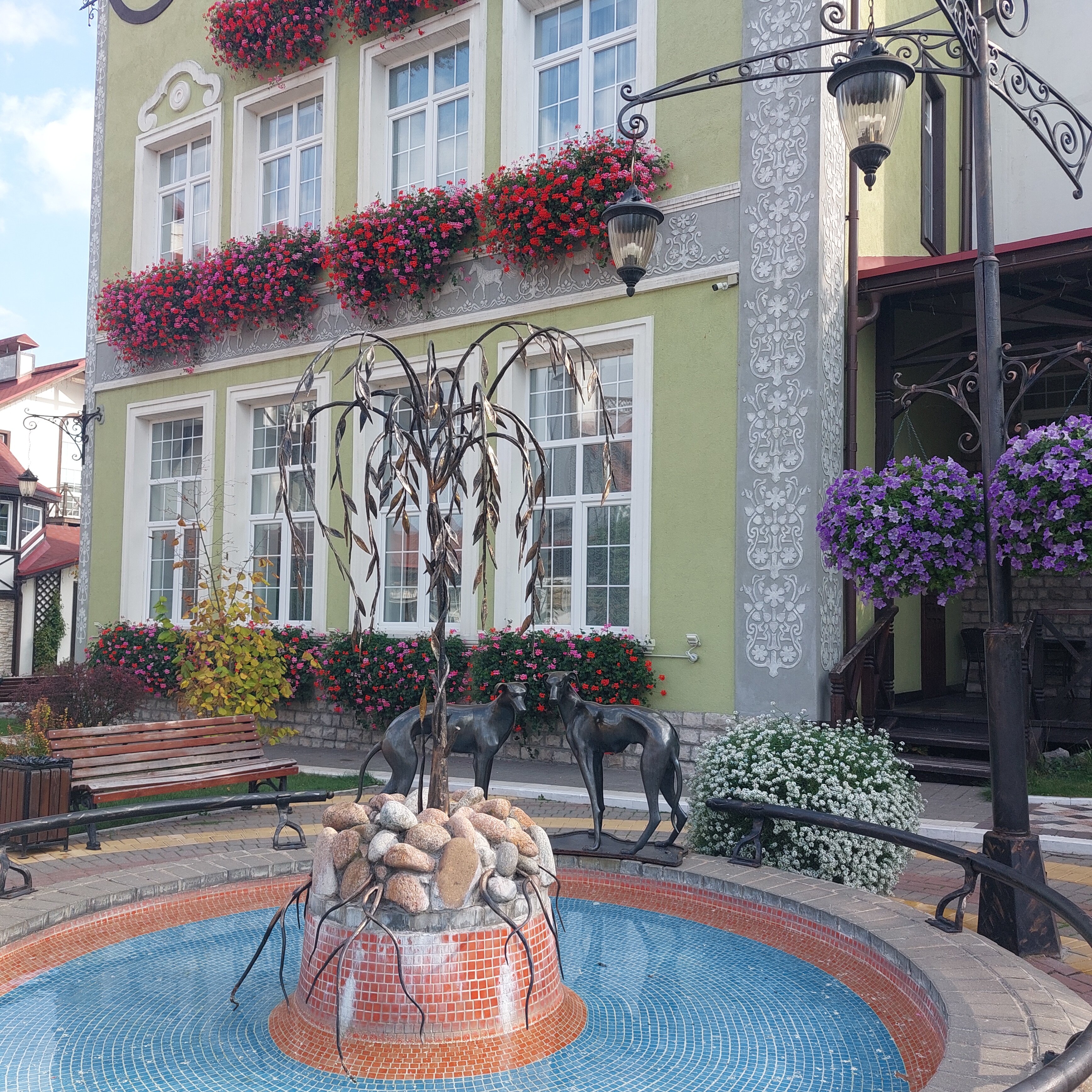 Фото Конюшенный двор