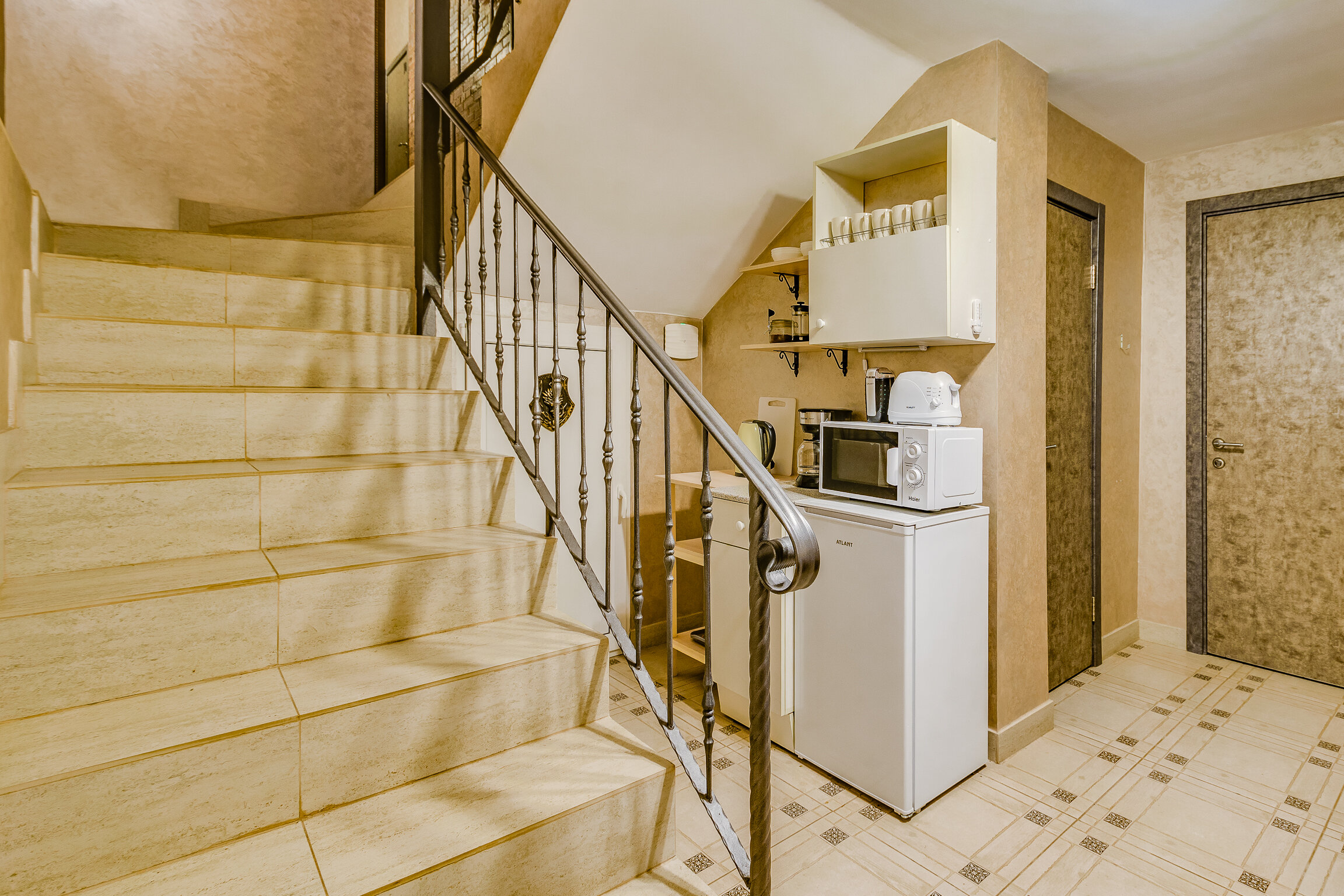 Фото Замок на Никольской