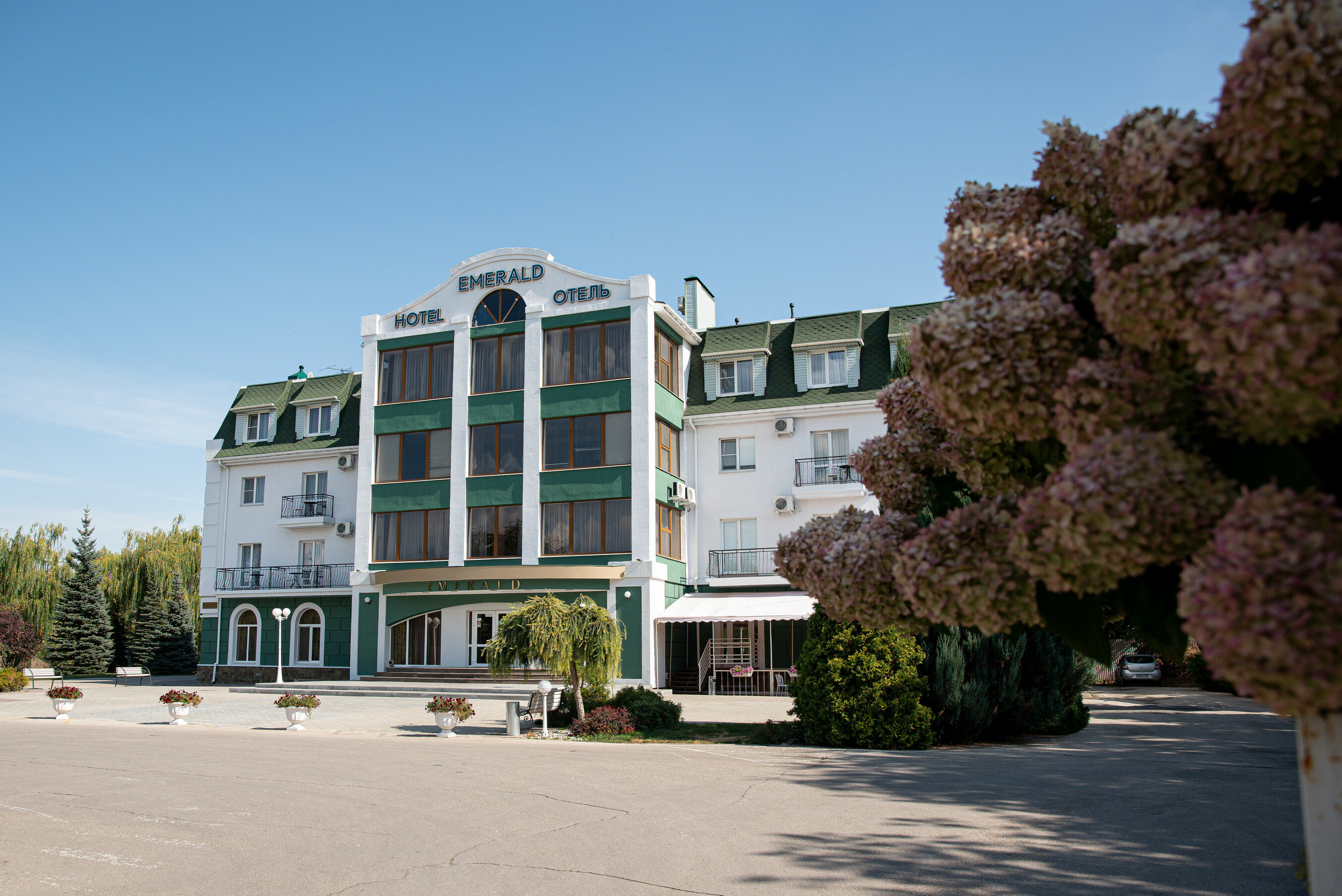 Фото отеля 1