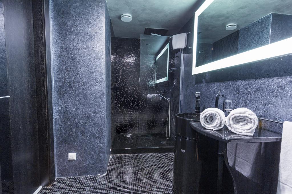 Фото Royal Square Hotel & Suites