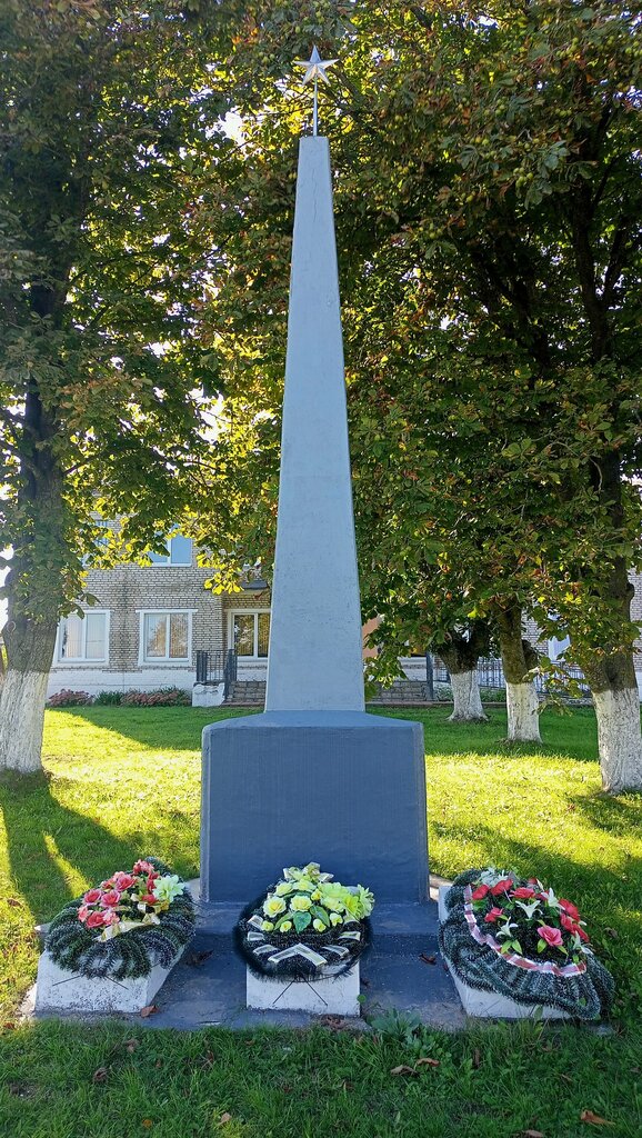 Памятник, мемориал Односельчанам, погибшим в годы Великой Отечественной войны, Брестская область, фото