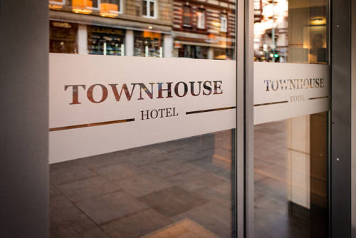 Фото Townhouse Hotel