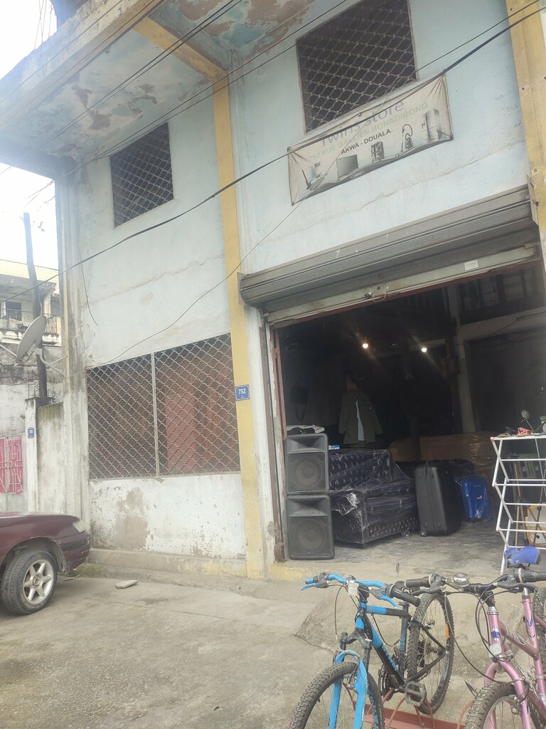 Household appliances store Twins Store, Douala, photo