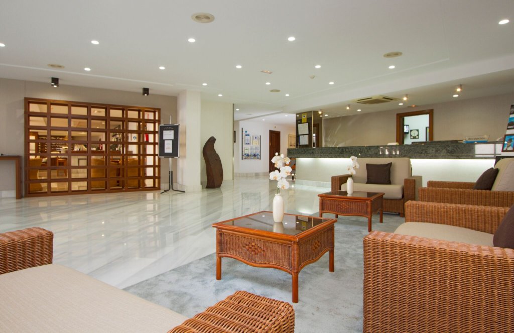 Фото Lancelot Hotel