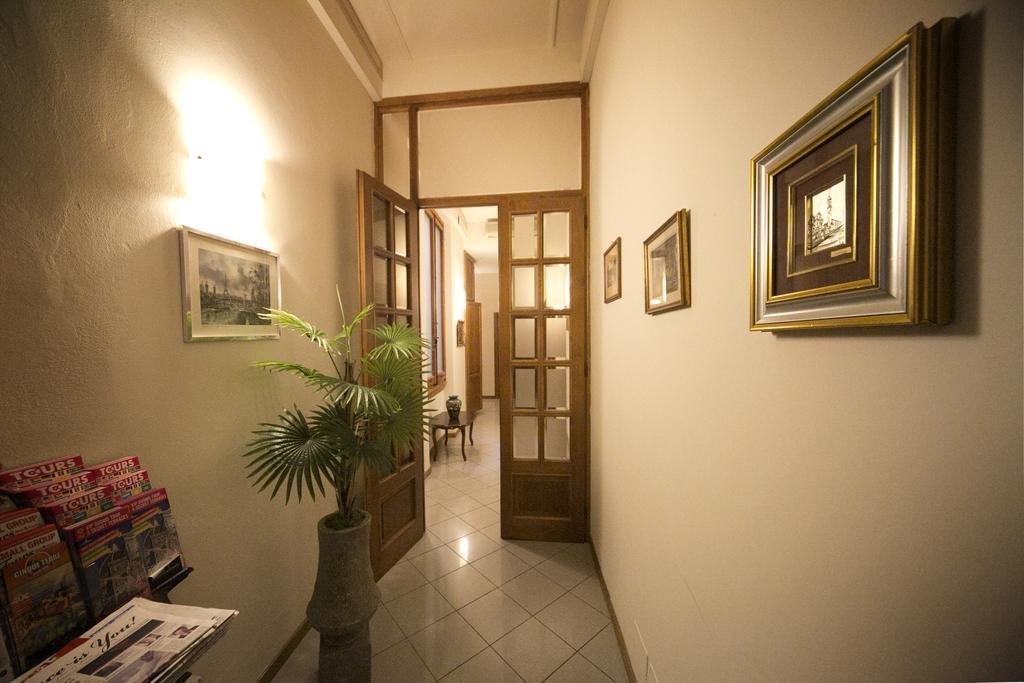 Фото Lilium Hotel