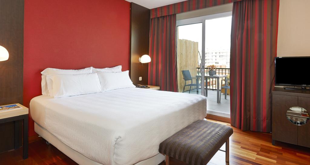 Фото Nh Barcelona Les Corts