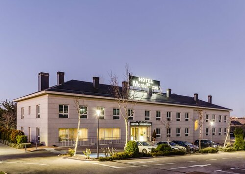 Гостиница Hotel Monte Rozas в Лас-Росасе-де-Мадриде