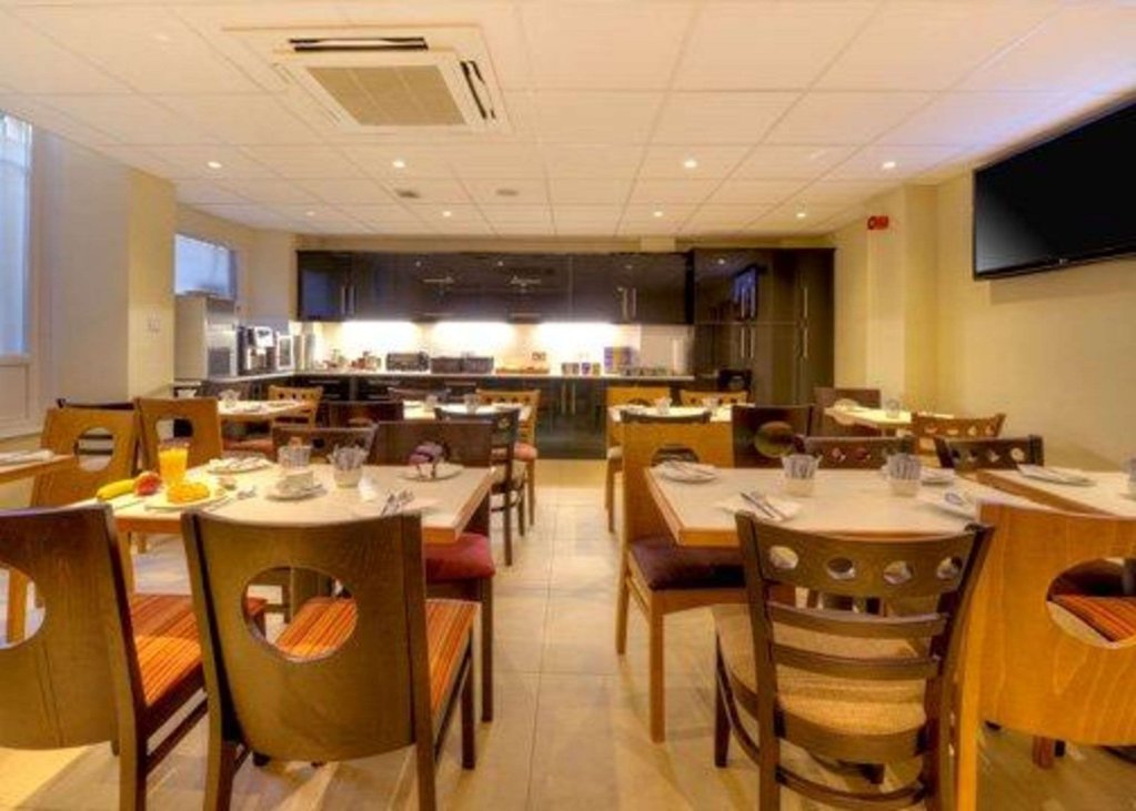 Фото Comfort Inn Hyde Park