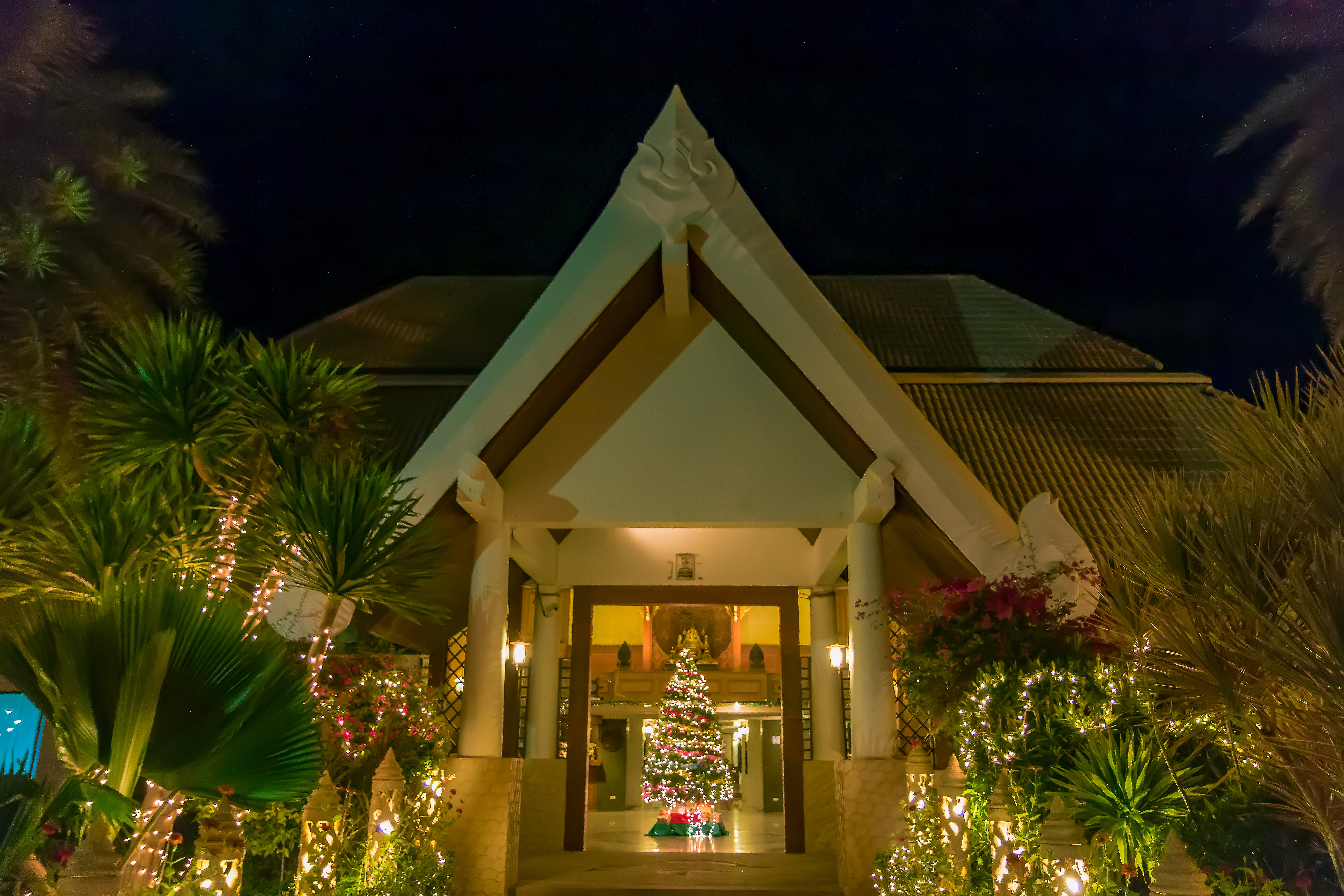 Фото Phi Phi Island Cabana Hotel