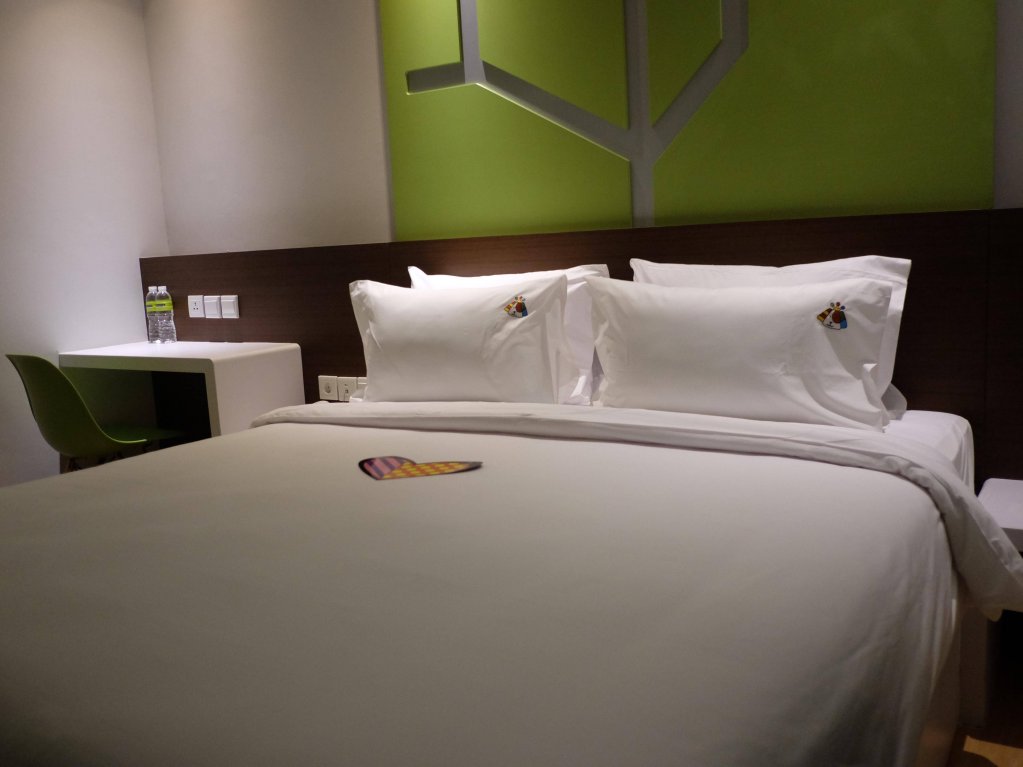 Фото MaxOne Hotels at Pemuda