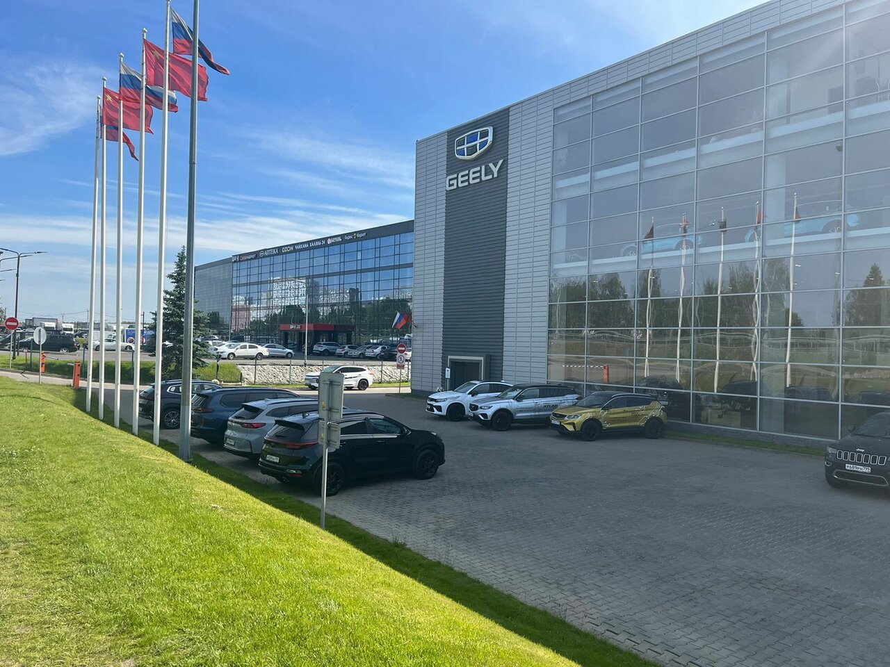 photo Обухов Geely