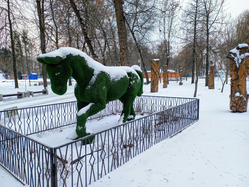 Genre sculpture Лошадь, Brest, photo