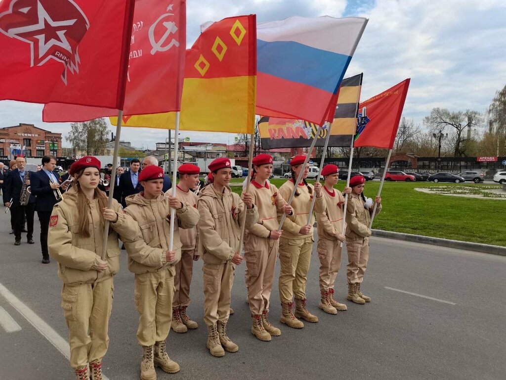 Çocuk ve gençlik merkezleri Tsentr Doprizyvnoy Podgotovki Molodezhi g. Noginsk, Noginsk, foto