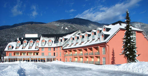 Фото Ramada Hotel & Suites by Wyndham Kranjska Gora