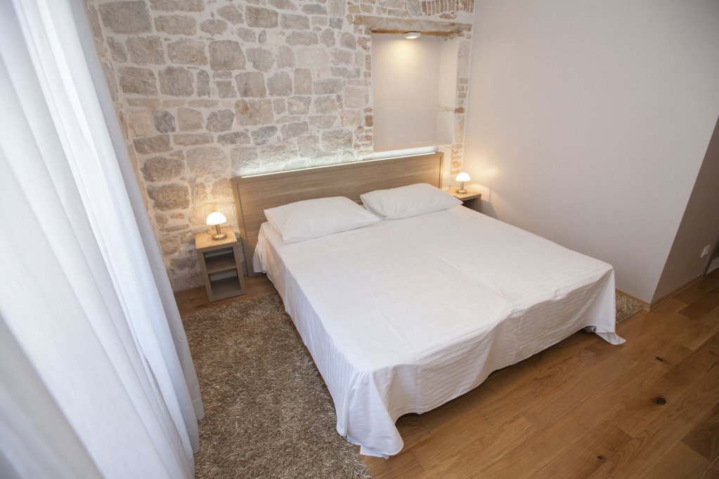 Фото Tifani Luxury Rooms 2