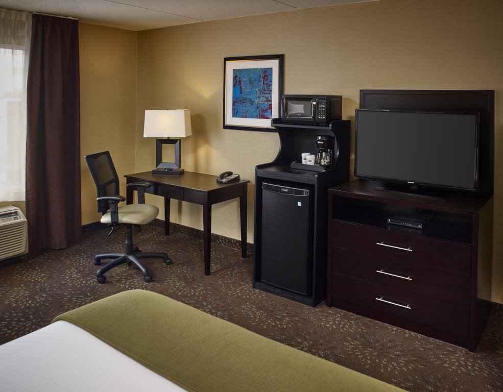 Фото Holiday Inn Express Hotel & Suites Timmins