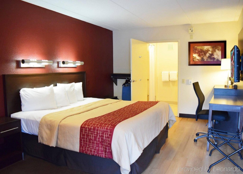 Фото Red Roof Inn Plus+ University at Buffalo - Amherst