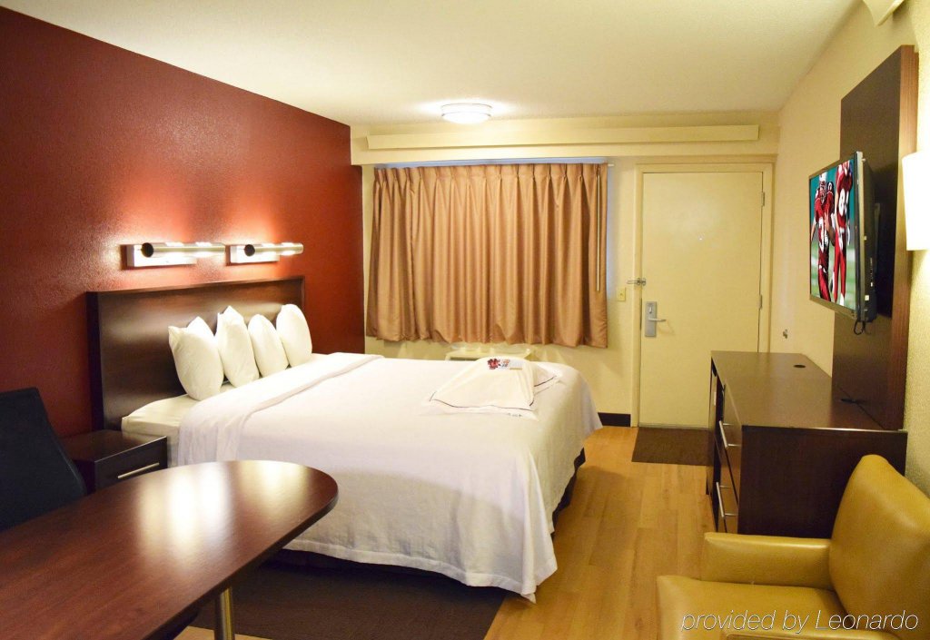 Фото Red Roof Inn Plus+ University at Buffalo - Amherst