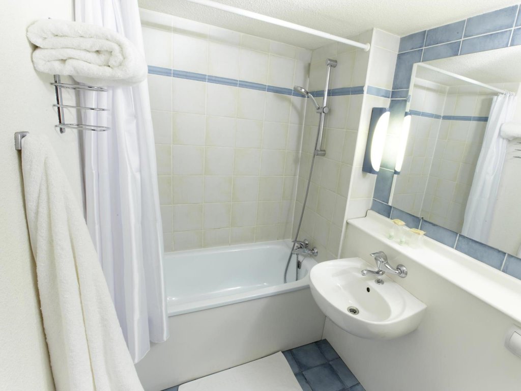 Фото Campanile - Saintes