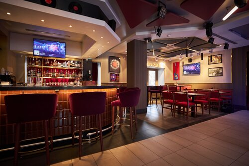 Балапандар кеуделерін сауады