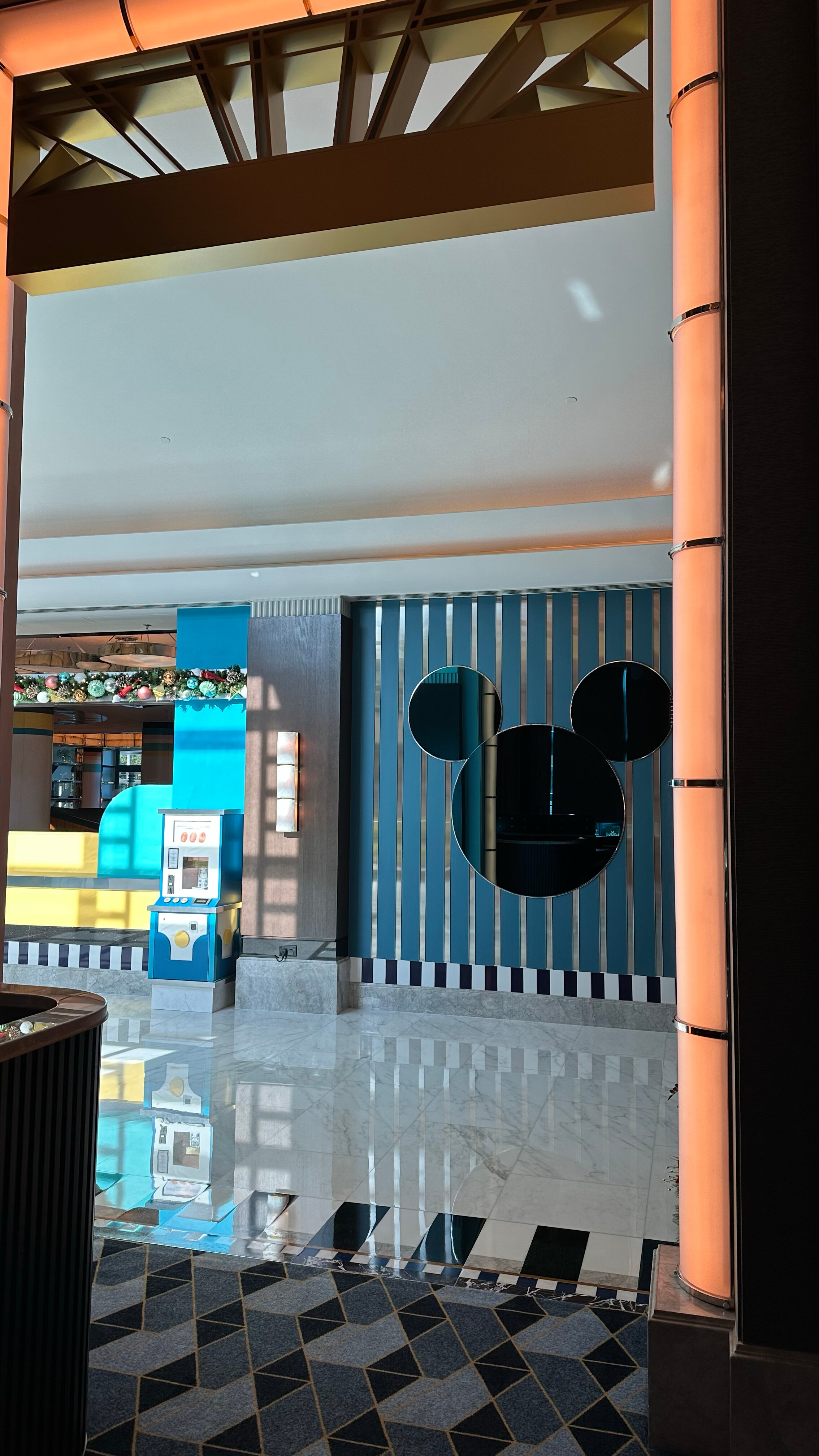 Фото Disney's Hollywood Hotel