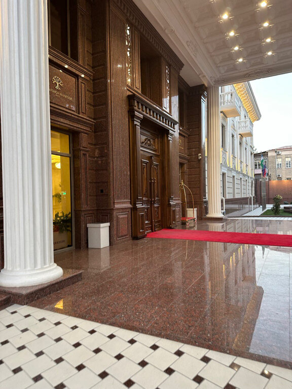 Фото Zarafshon Parkside Hotel