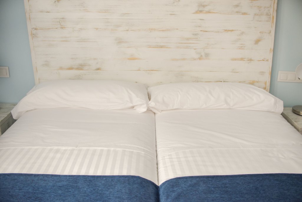 Фото Hotel Adhoc Carmen