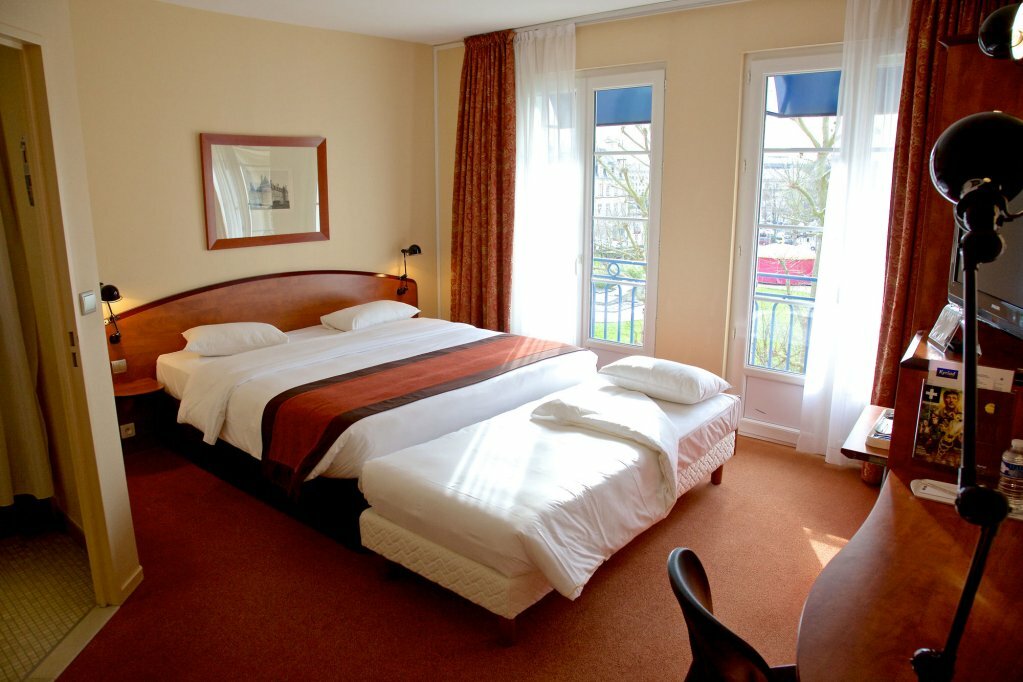 Фото отеля 2