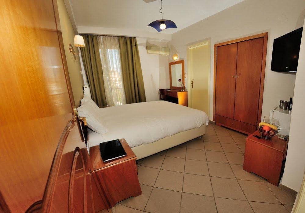 Фото Morfeas Hotel