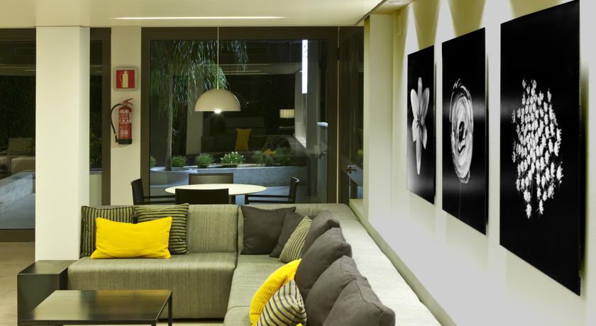 Фото Atenea Park Suites Apartaments