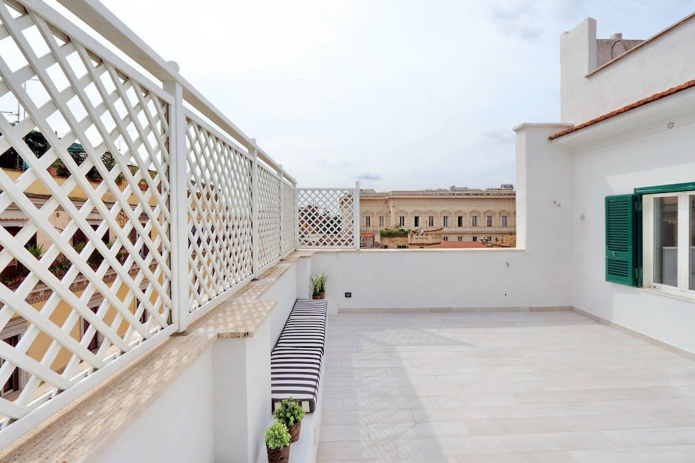 Фото Monti Apartments - My Extra Home