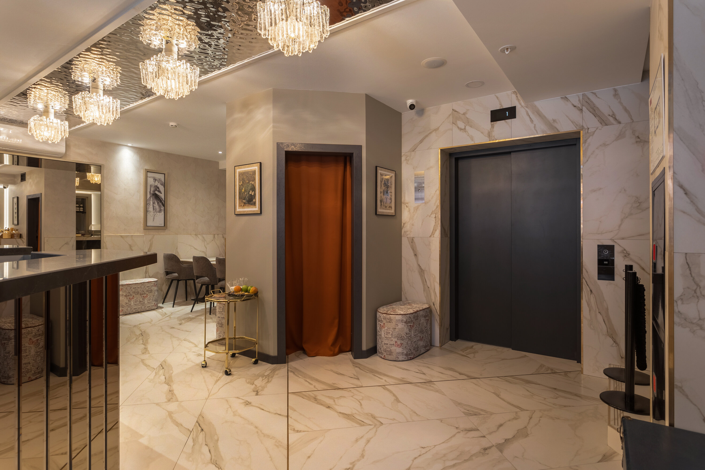 Фото Марипоса