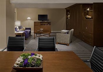 Фото Sheraton Kansas City Hotel at Crown Center