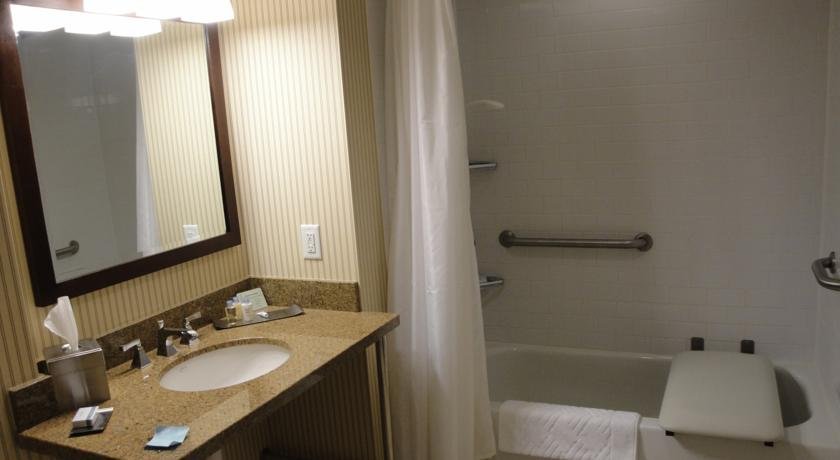 Фото DoubleTree by Hilton Cincinnati Airport
