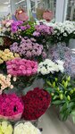 Добавь цветов (Dezhnyova Drive, 29к1) ، محل زهور