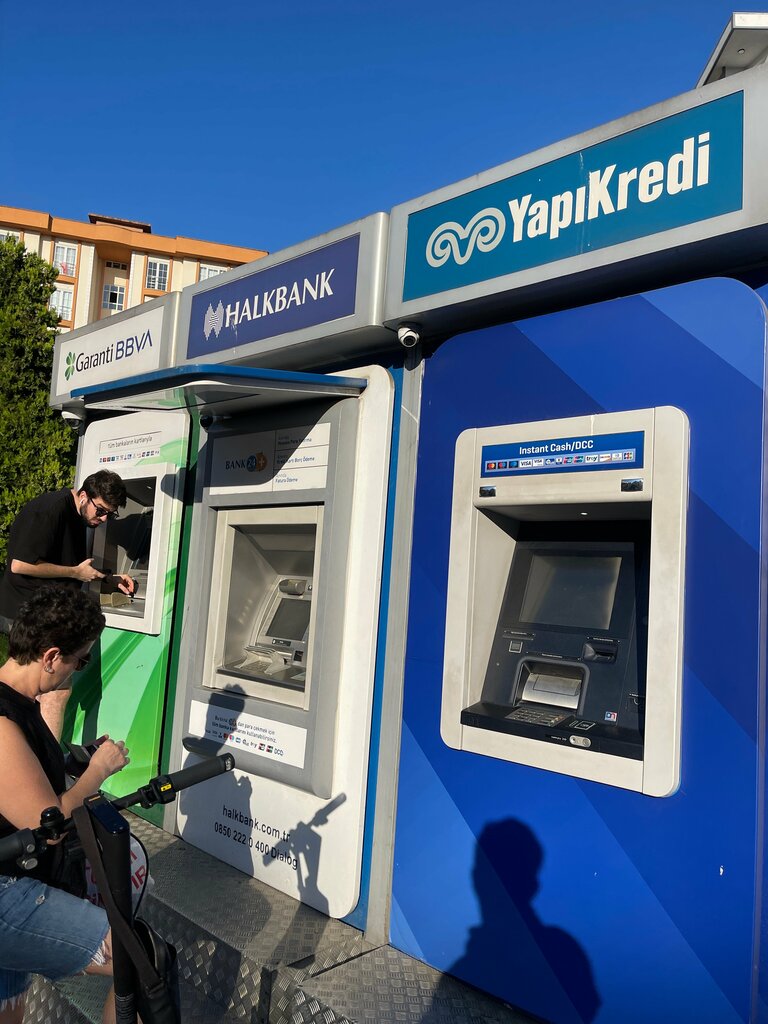 ATM'ler Türkiye İş Bankası Bankamatik, Maltepe, foto