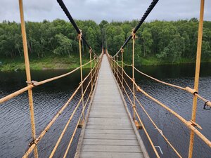 Подвесной мост (Мурманская область, Кольский район, городское поселение Молочный, посёлок городского типа Молочный), достопримечательность в Мурманской области
