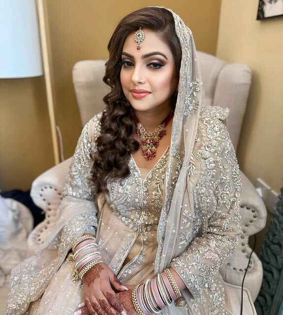 Makeup artists, stylists Aana Khan, Dubai, photo