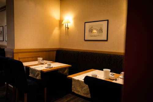 Фото Townhouse Hotel