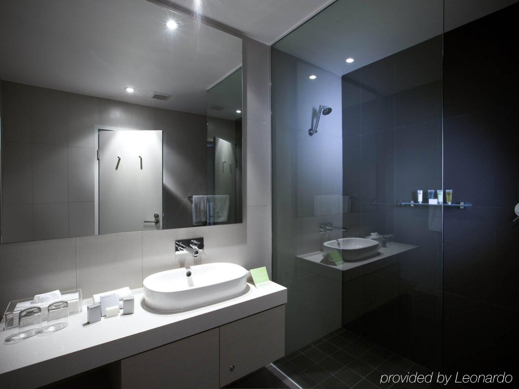 Фото Novotel Newcastle Beach