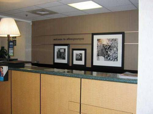 Фото Hampton Inn Albuquerque University Midtown