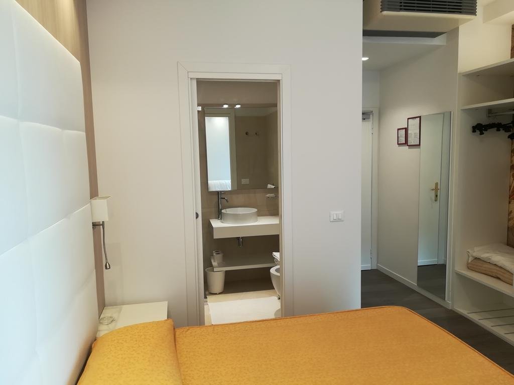 Фото Hotel Majestic