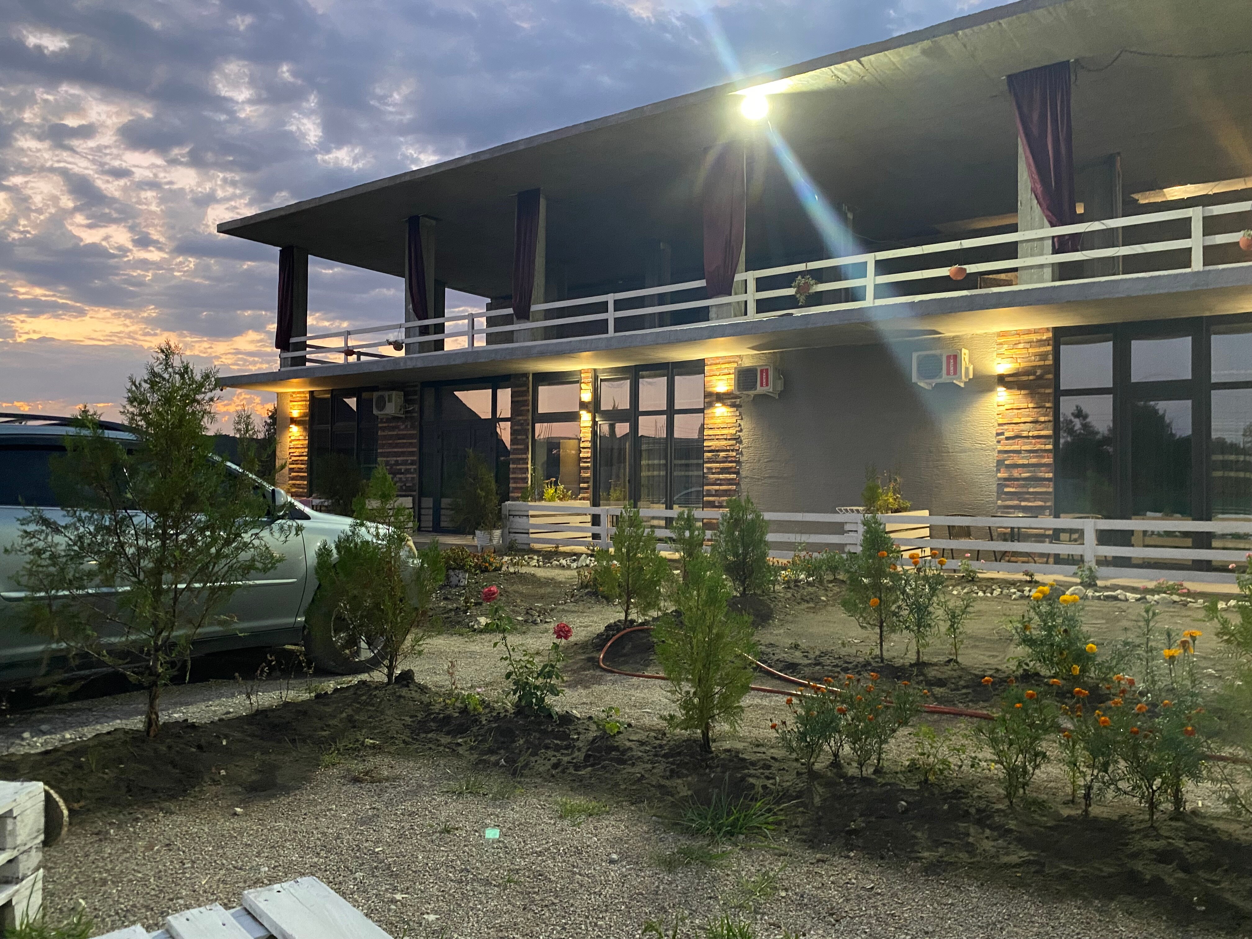 Фото отеля 2