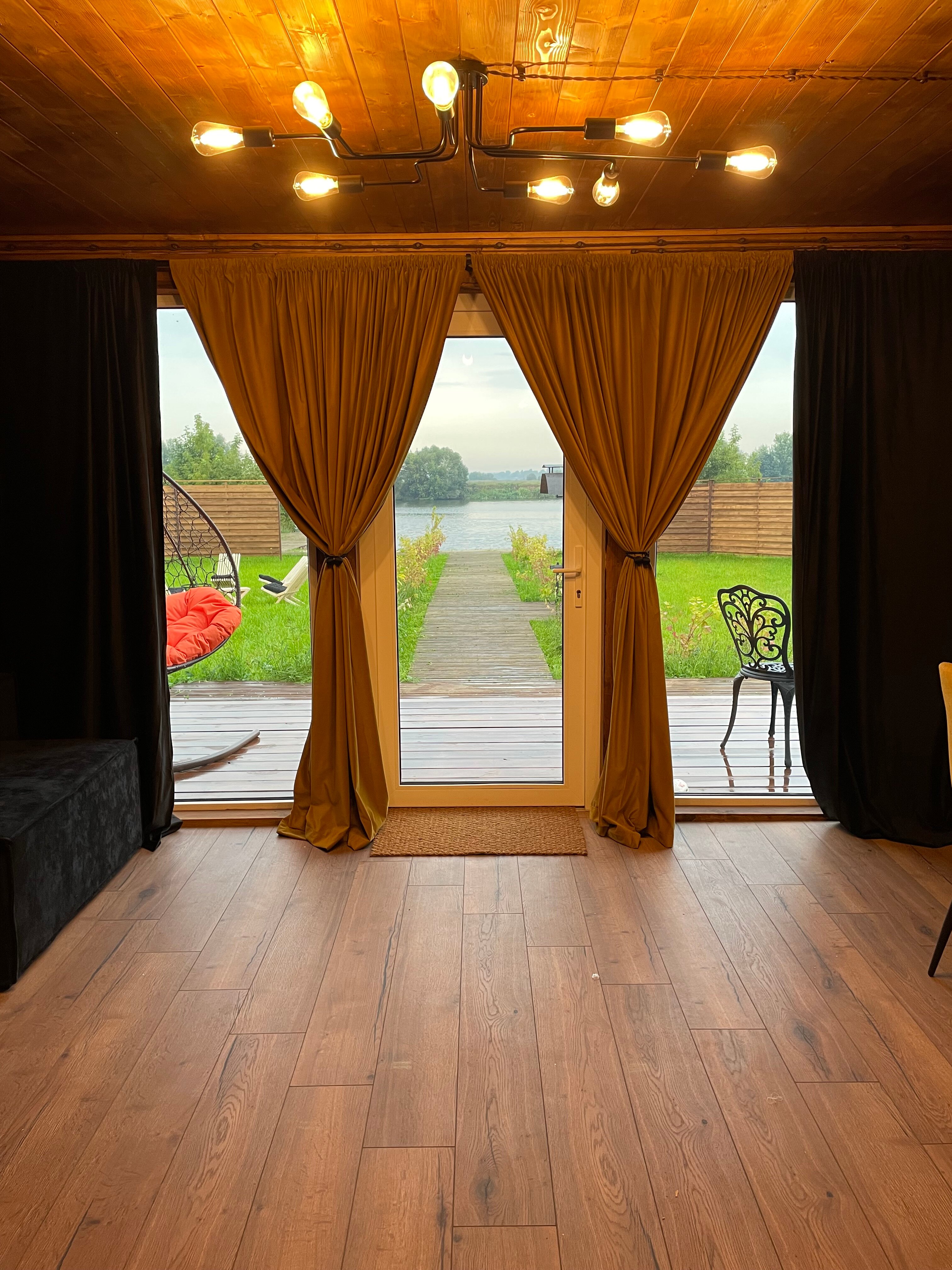 Фото Дом у реки