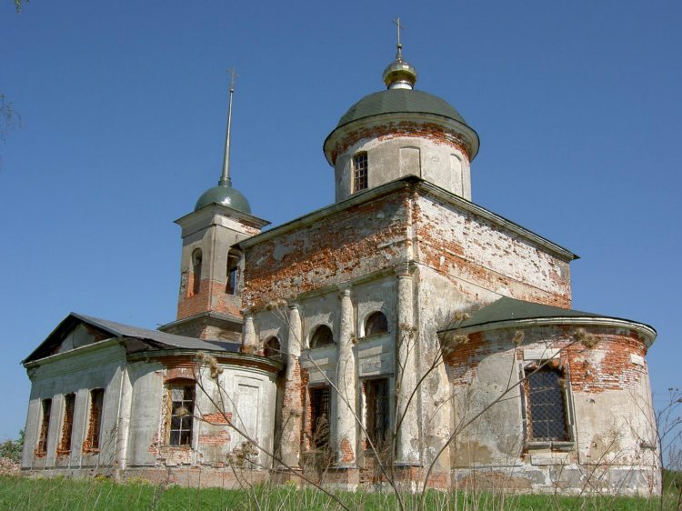 Храм Архангела Михаила в Архангельском зимой