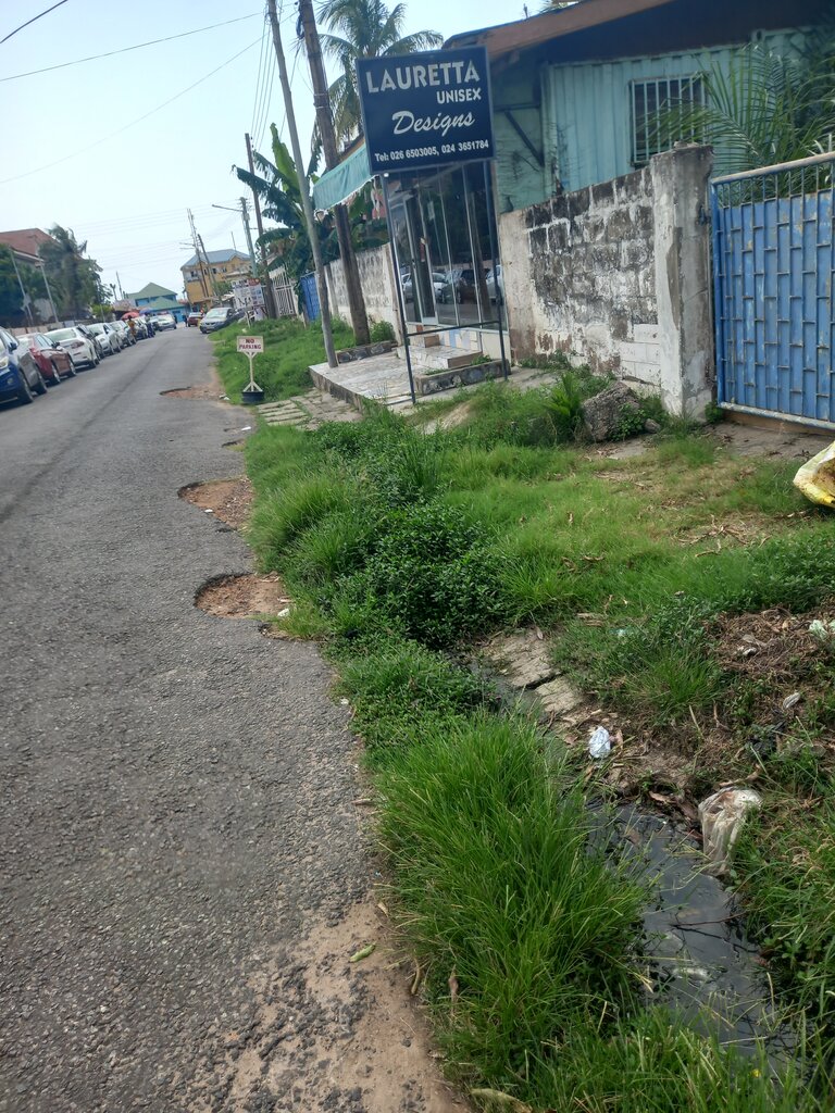 Clothing store Lauretta Unisex Designs, Accra, photo