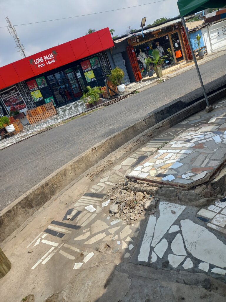 Clothing store HREC Collection, Accra, photo