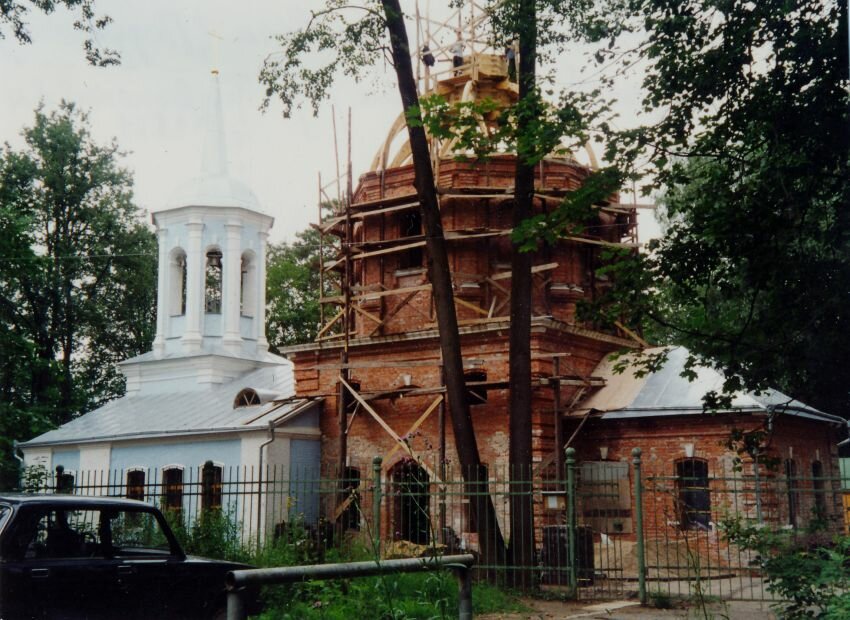 Церковь рождества христова поселок барвиха 2 фото