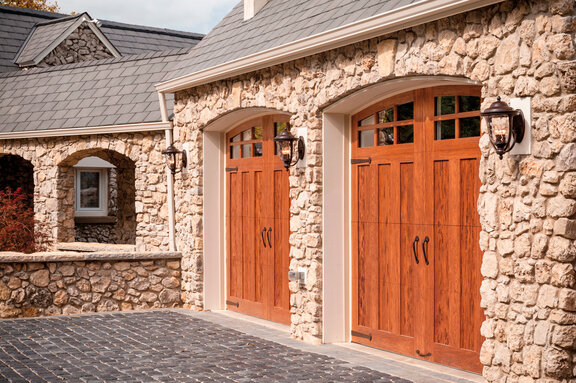 Foto Pioneer Overhead Garage Door Dveri Soedinyonnye Shtaty